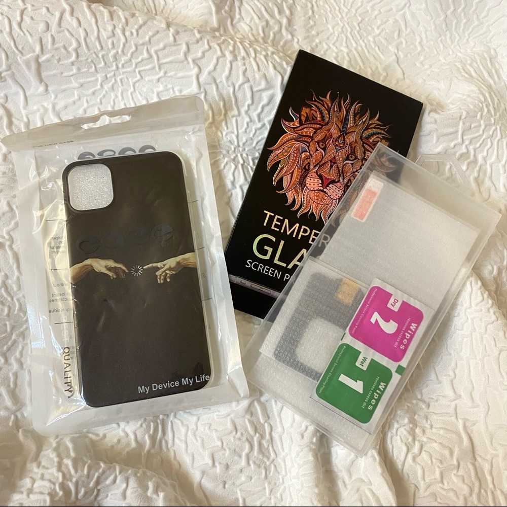 iPhone 11 Case + Protectors 🖤